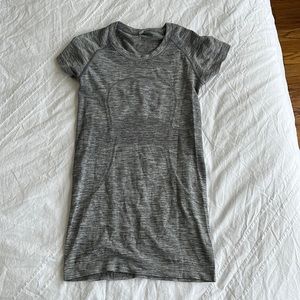 Heather gray lululemon swiftly short sleeve